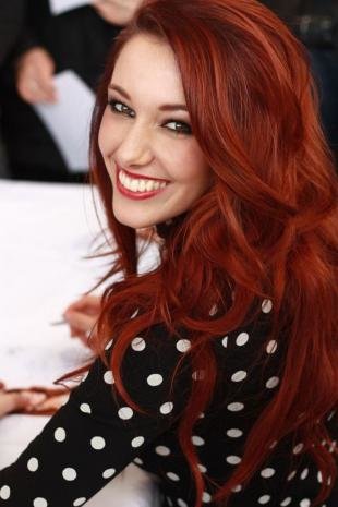 Темно рыжий цвет волос на длинные волосы, огненно-рыжий цвет волос